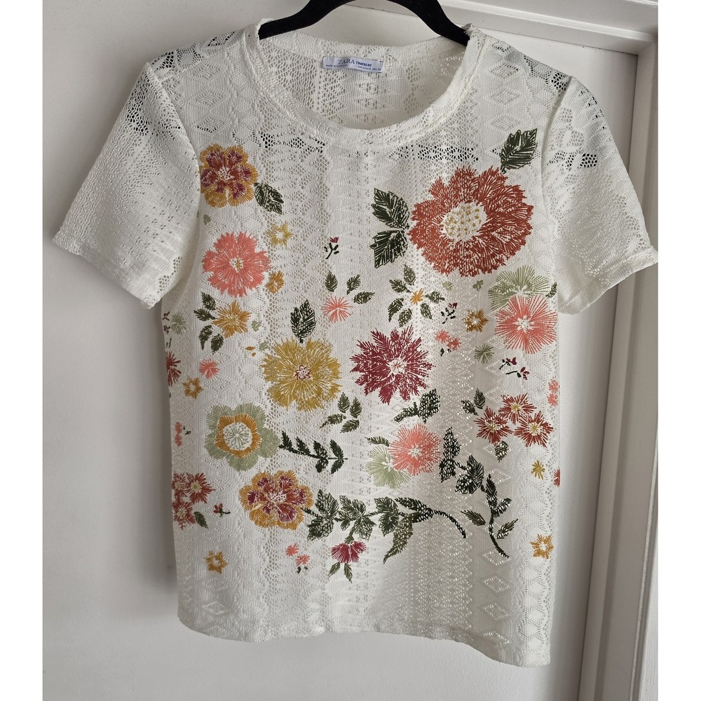 Zara Trafaluc Women Floral T-Shirt Size M White Short Sleeve Round Neck Boho